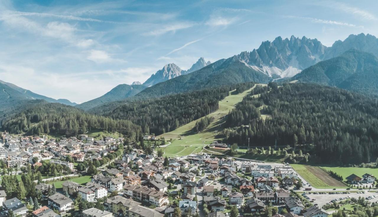 Hotel Villa Waldheim San Candido Exterior photo