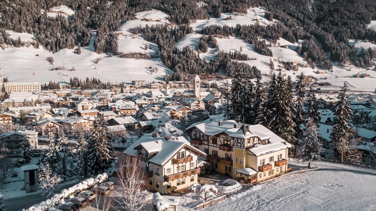 Hotel Villa Waldheim San Candido Exterior photo