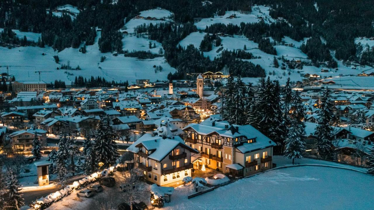 Hotel Villa Waldheim San Candido Exterior photo