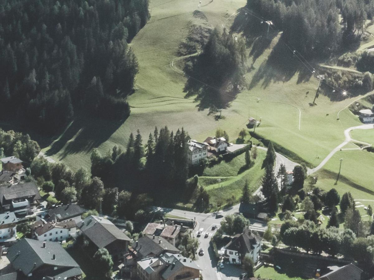 Hotel Villa Waldheim San Candido Exterior photo